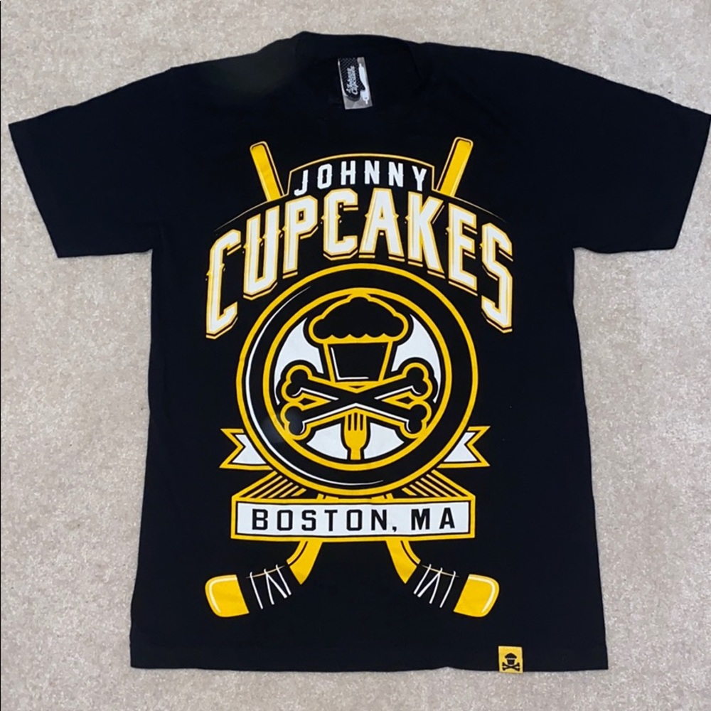 Johnny Cupcakes Boston Bruins T-shirt